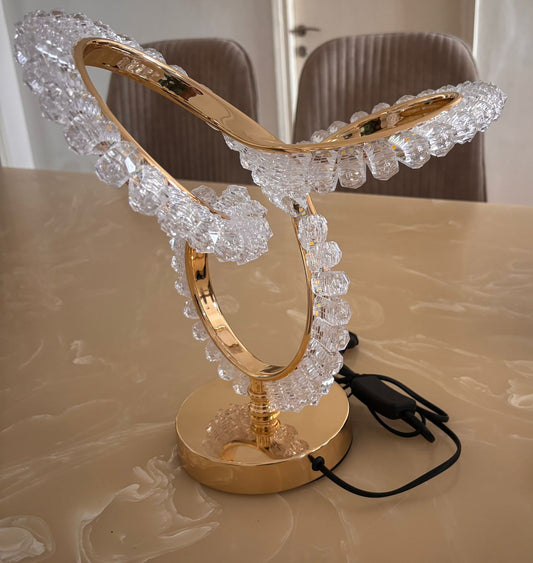 Serpentine Lamp – Sculptural Lighting with a Luxe Twist